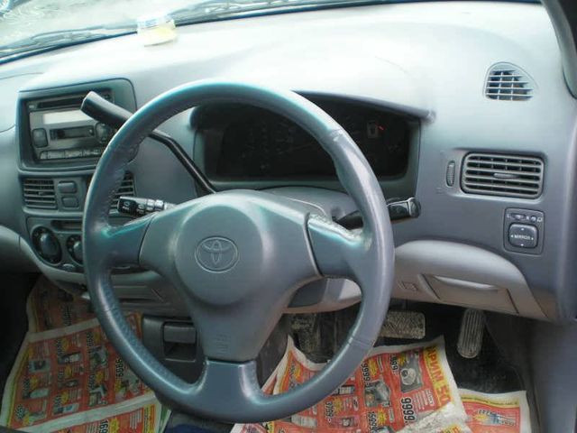 1999 Toyota Raum