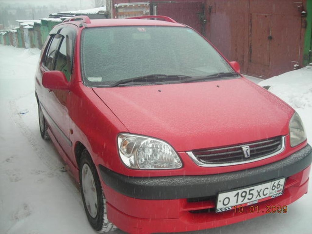 1999 Toyota Raum