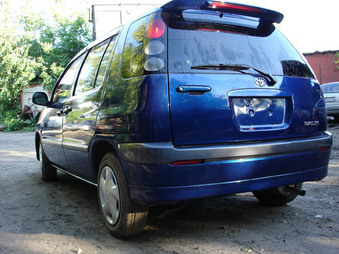1999 Toyota Raum Pictures