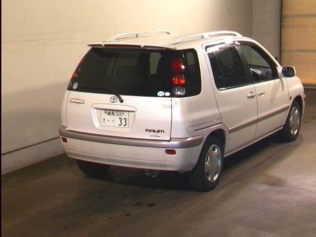 1999 Toyota Raum Pictures