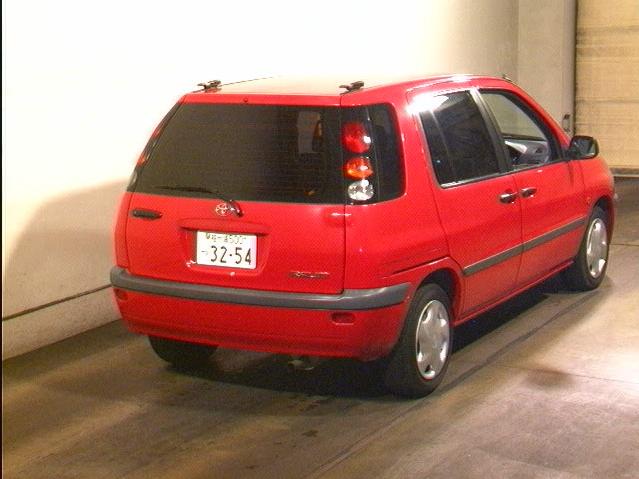 1999 Toyota Raum Wallpapers