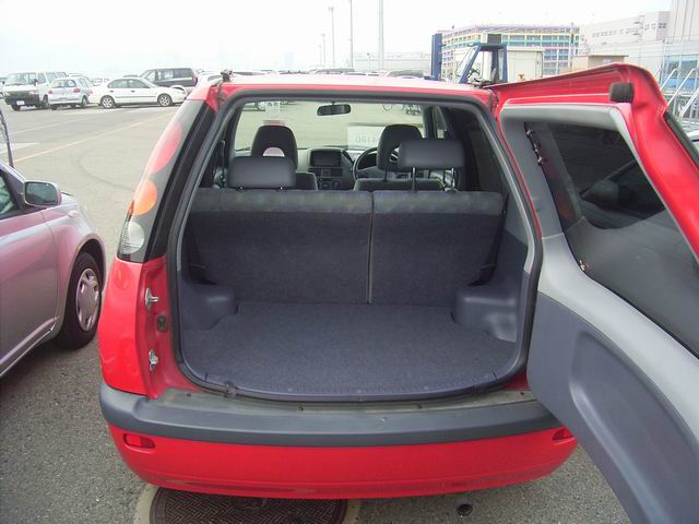 1999 Toyota Raum Pics
