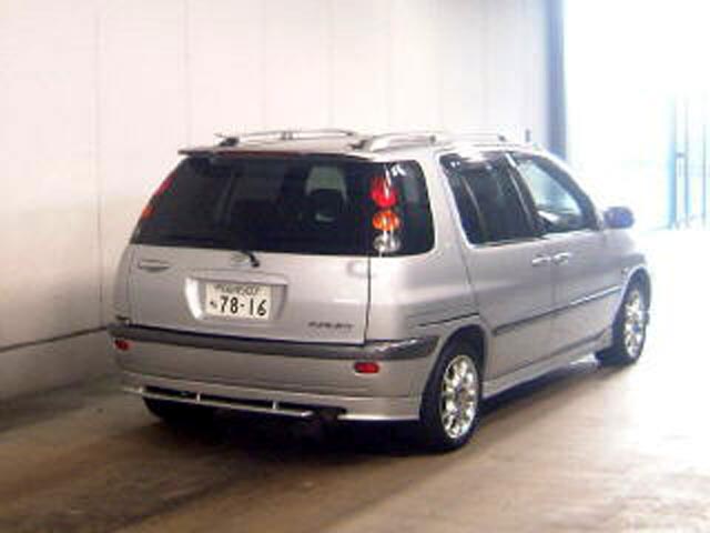 1999 Toyota Raum Wallpapers