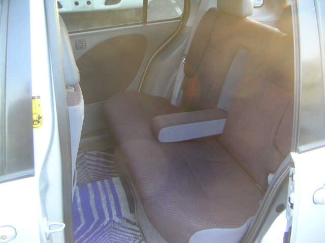 1999 Toyota Raum Photos