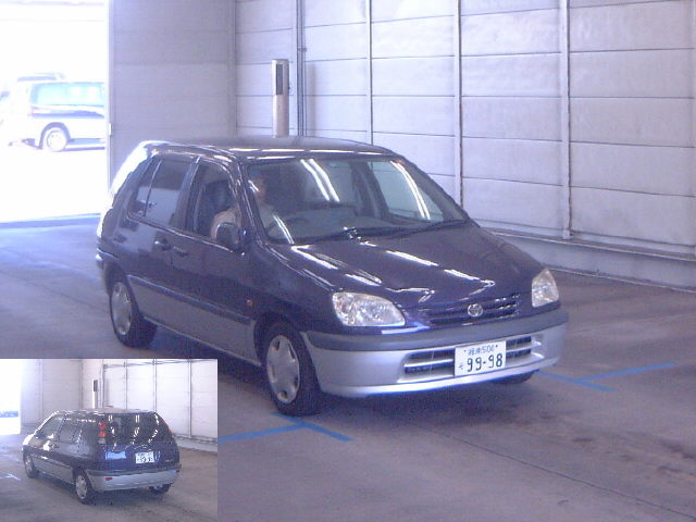 1999 Toyota Raum Photos