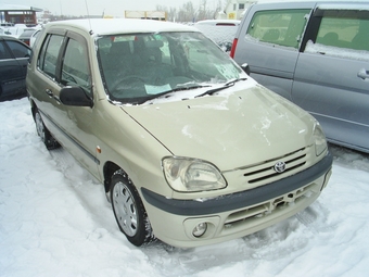 1999 Toyota Raum