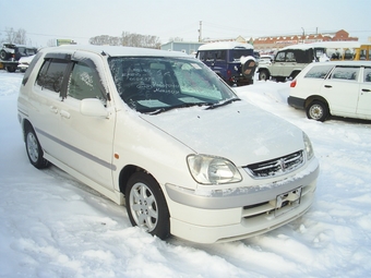 1999 Toyota Raum