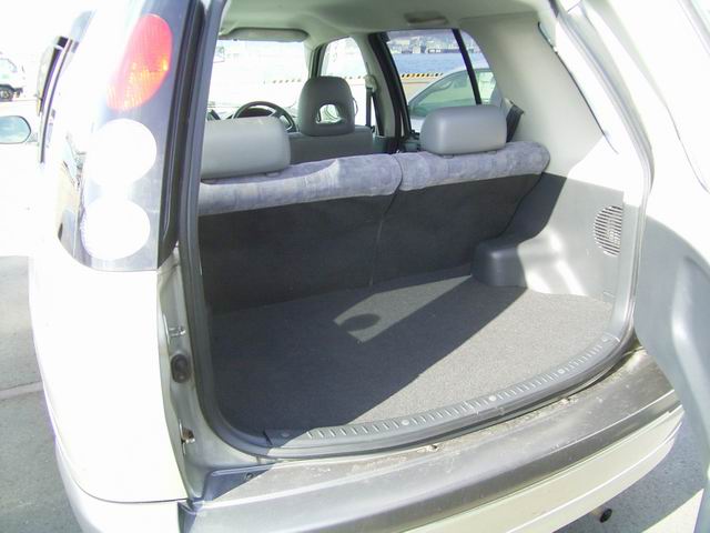 1999 Toyota Raum Images