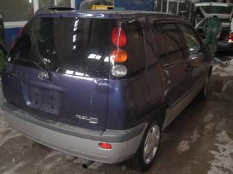 1999 Toyota Raum Pictures