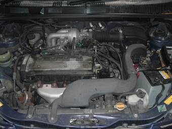 1999 Toyota Raum Pictures