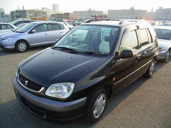 2000 Toyota Raum