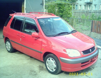 2000 Toyota Raum