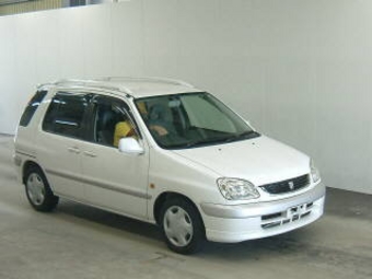 2000 Toyota Raum