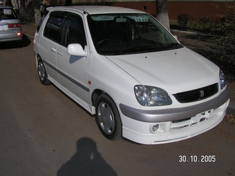 2000 Toyota Raum