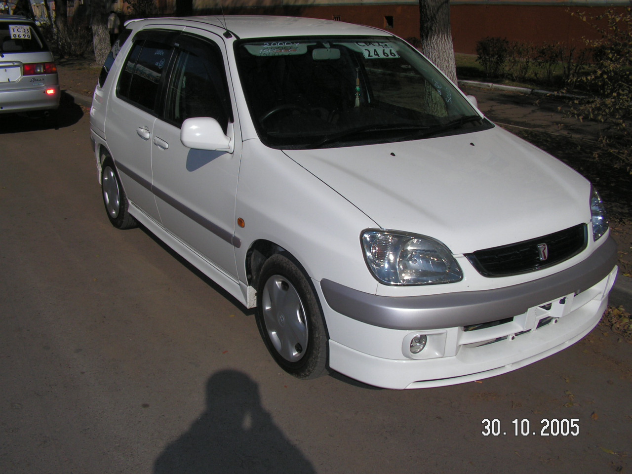 2000 Toyota Raum