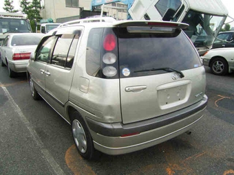 2000 Toyota Raum