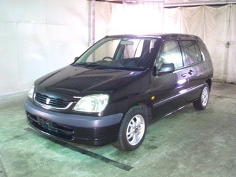 2000 Toyota Raum