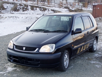 2000 Toyota Raum