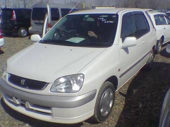 2000 Toyota Raum