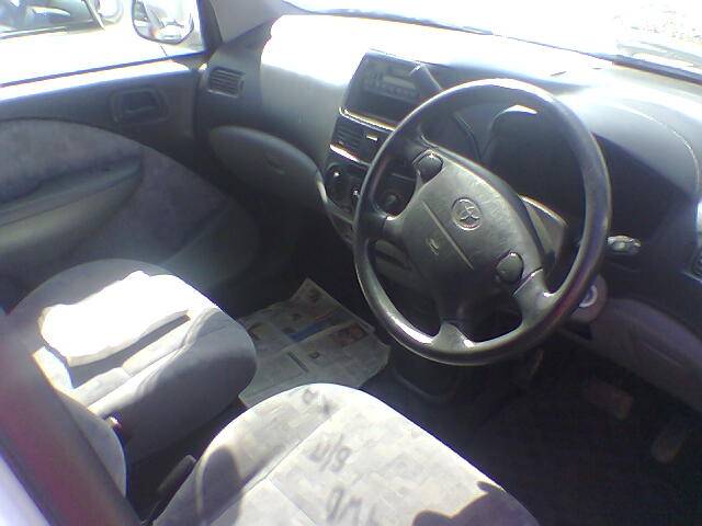 2000 Toyota Raum