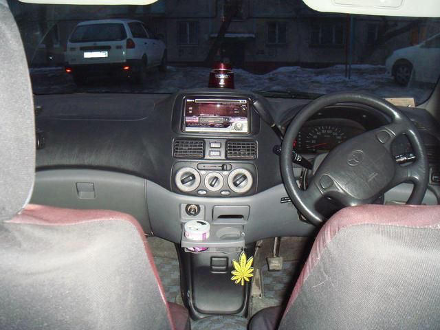 2000 Toyota Raum