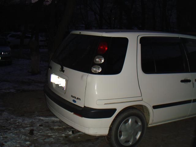 2000 Toyota Raum