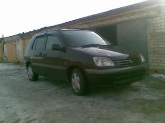 2000 Toyota Raum