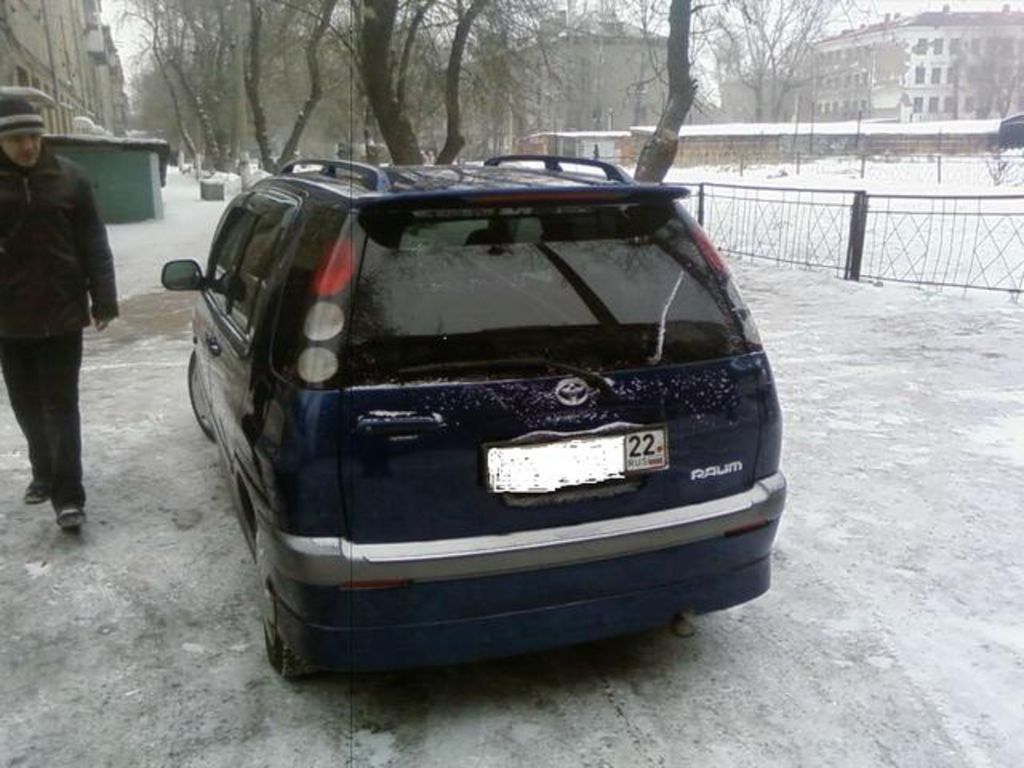 2000 Toyota Raum