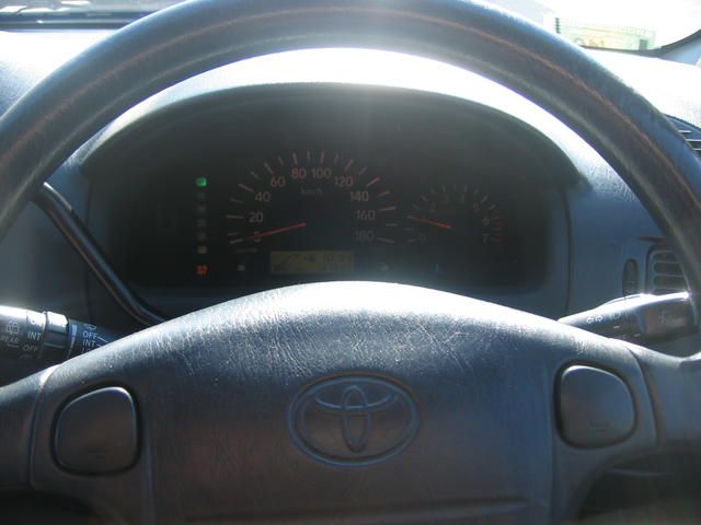 2000 Toyota Raum