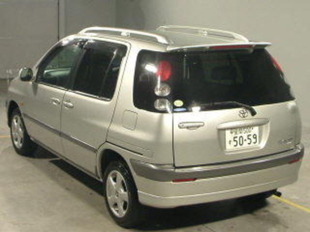 2000 Toyota Raum