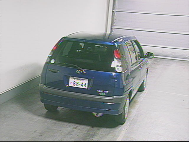 2000 Toyota Raum Pics
