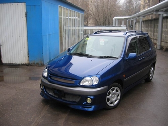 2001 Toyota Raum