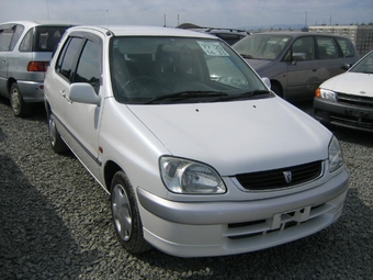 2001 Toyota Raum