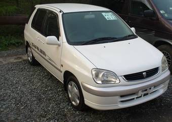 2001 Toyota Raum