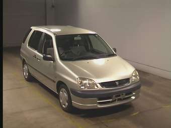 2001 Toyota Raum