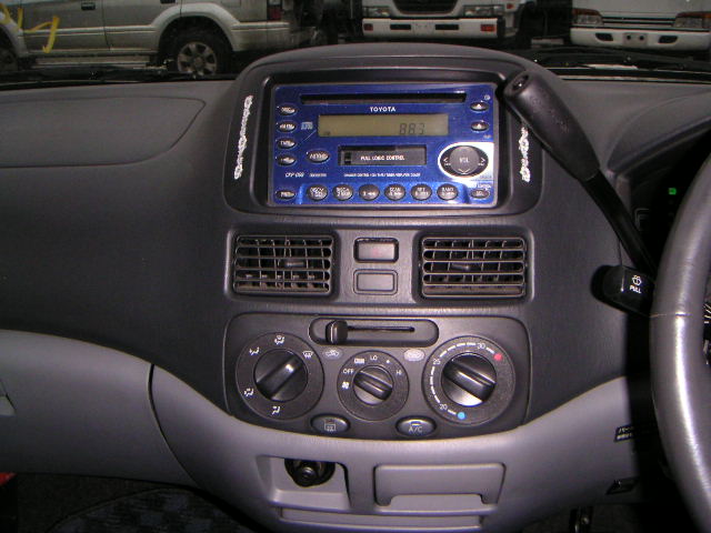 2001 Toyota Raum Photos