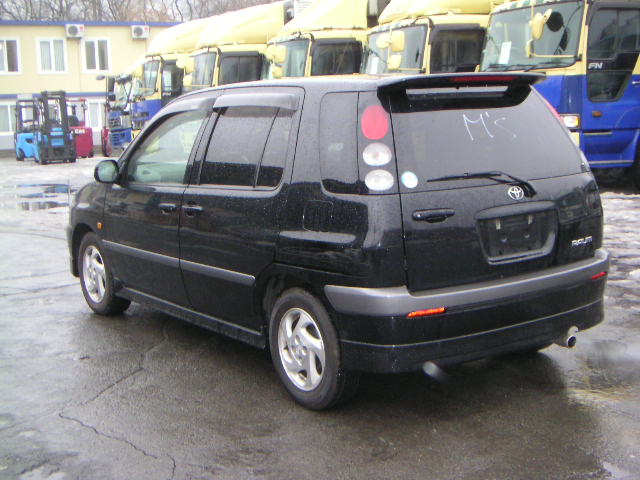 2001 Toyota Raum For Sale