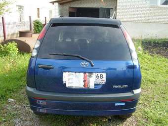 2001 Toyota Raum Photos