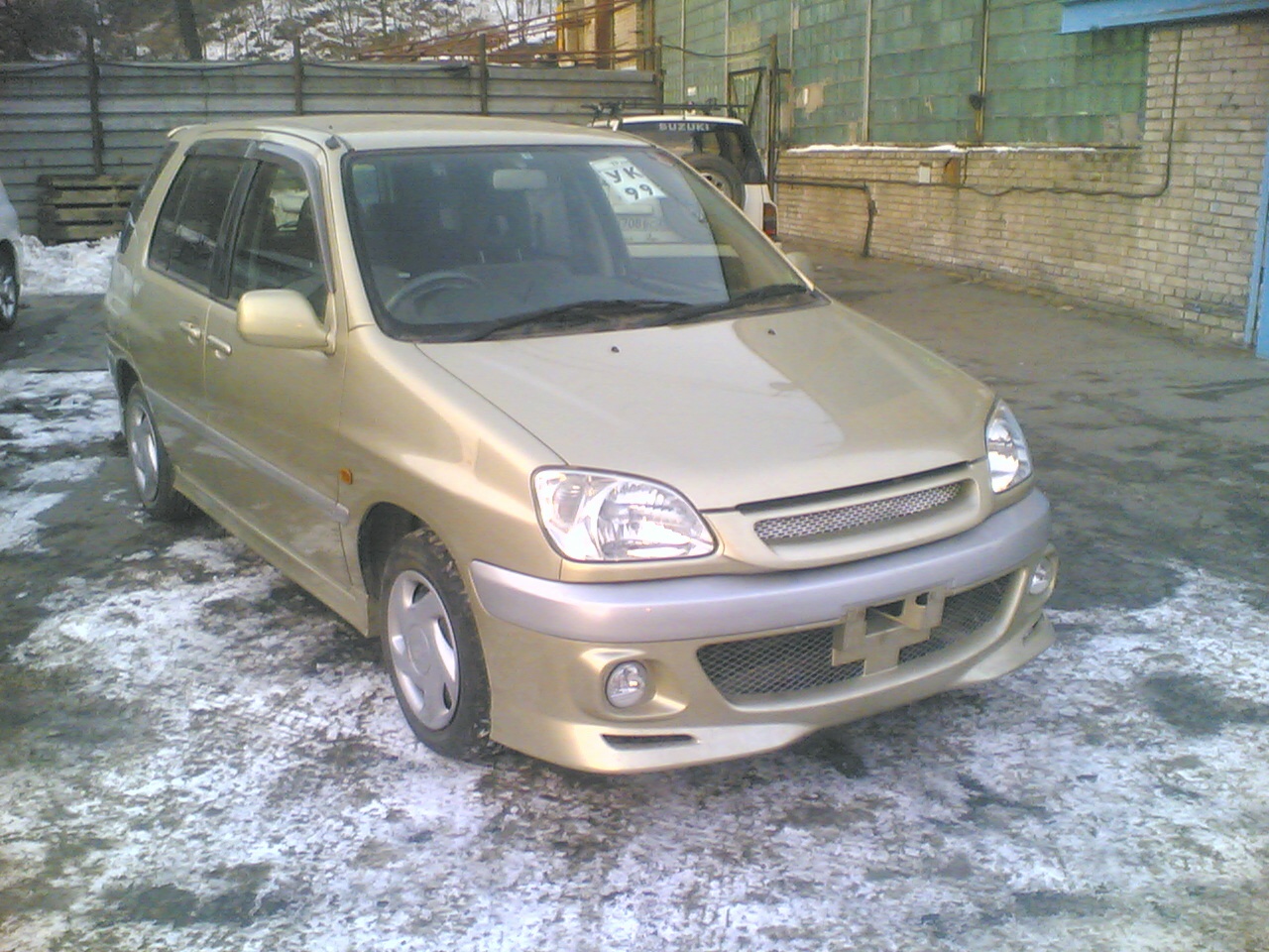 2002 Toyota Raum