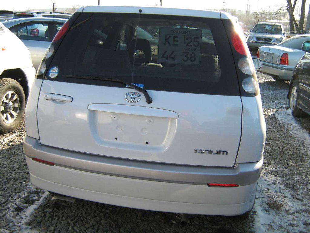 2002 Toyota Raum