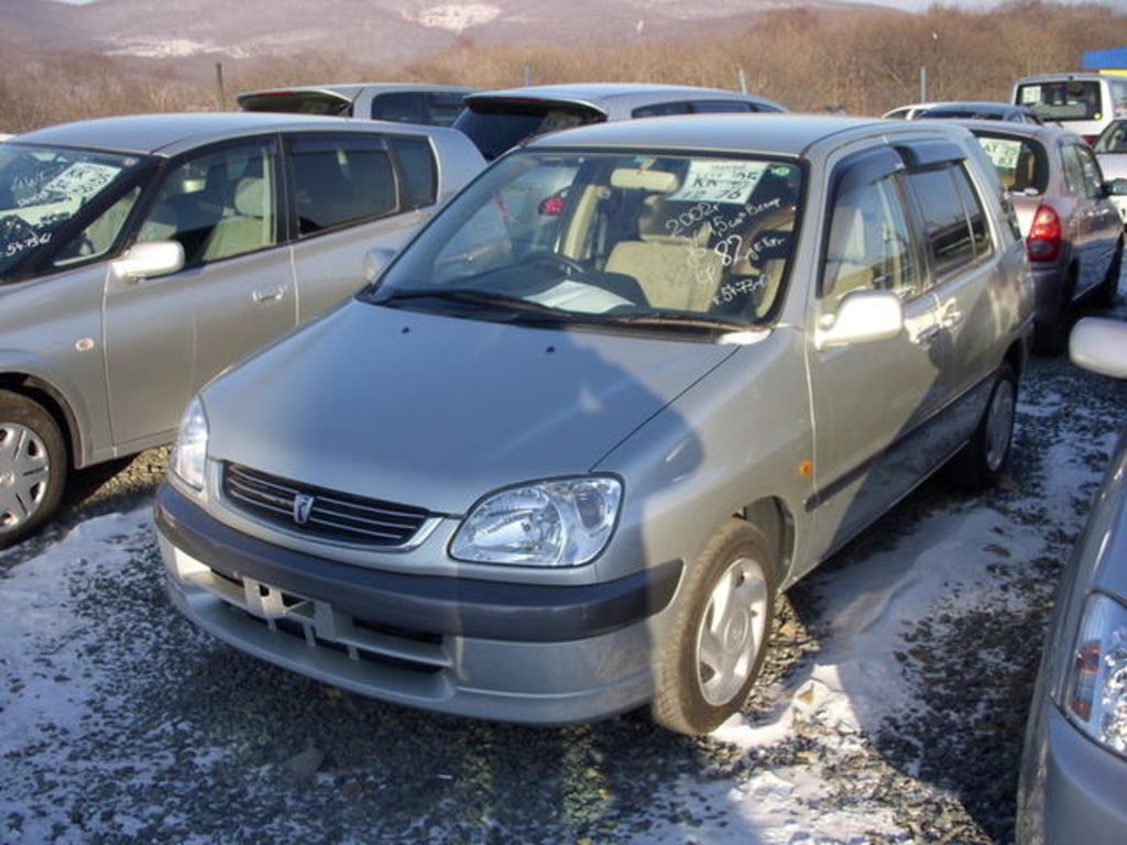 2002 Toyota Raum
