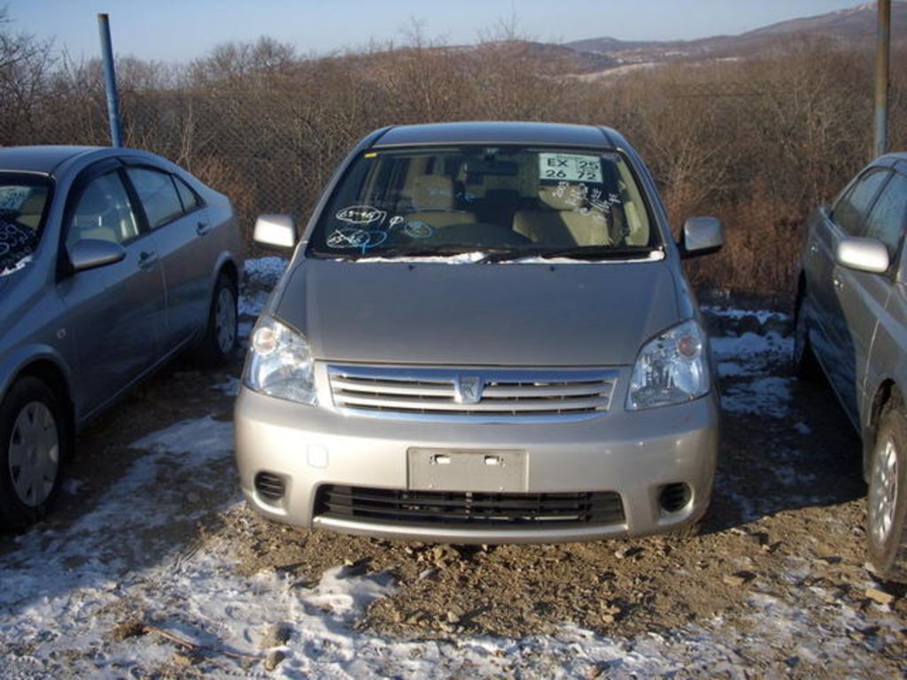 2002 Toyota Raum