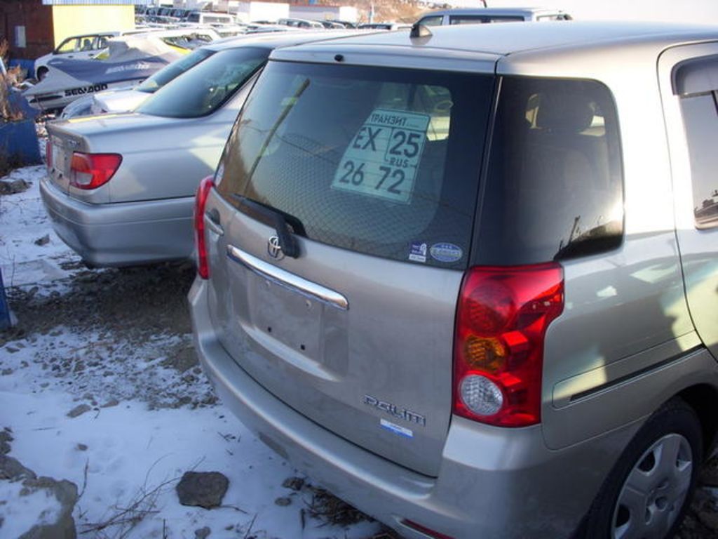 2002 Toyota Raum