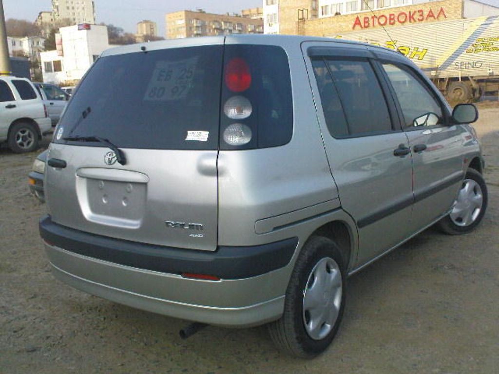 2002 Toyota Raum
