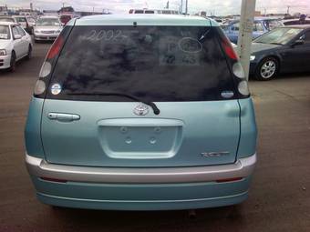 2002 Toyota Raum Photos