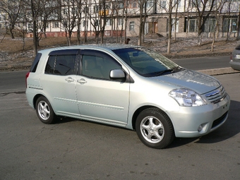 2003 Toyota Raum