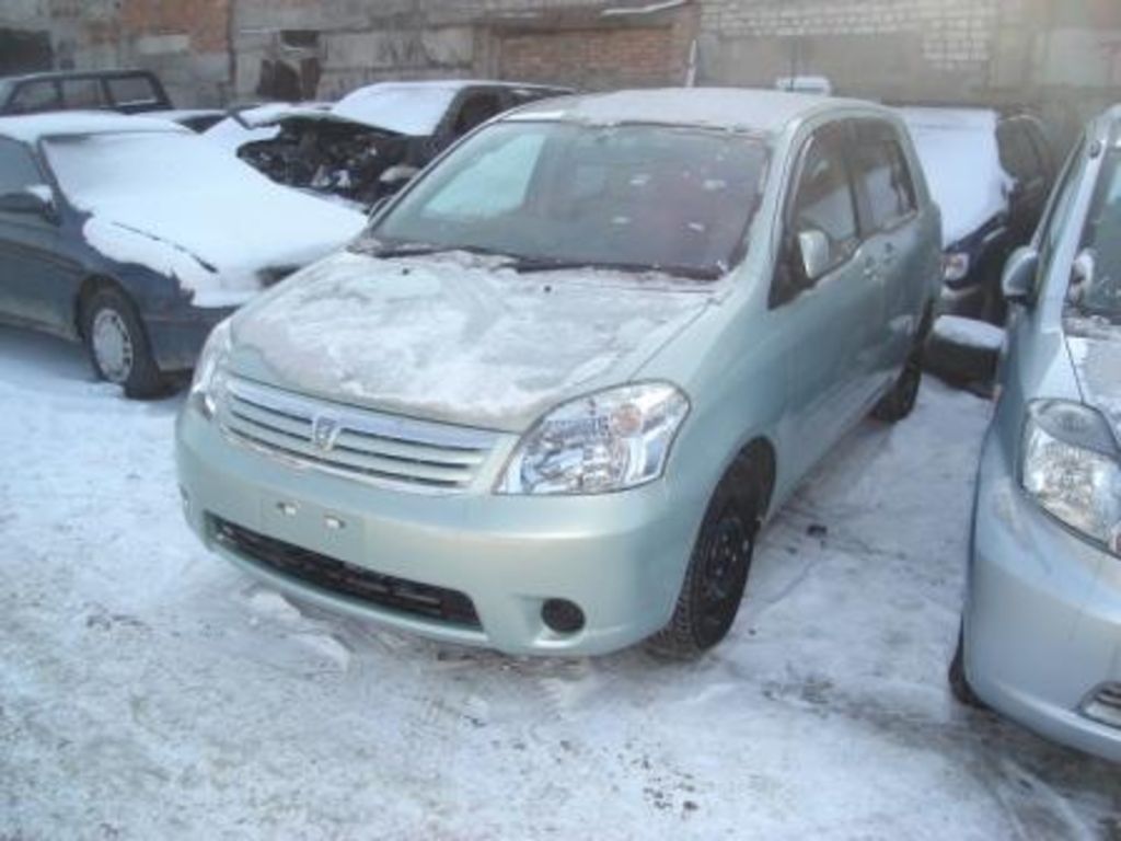 2003 Toyota Raum