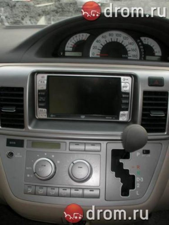 2003 Toyota Raum