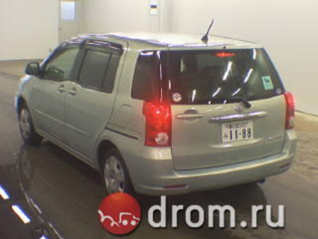 2003 Toyota Raum