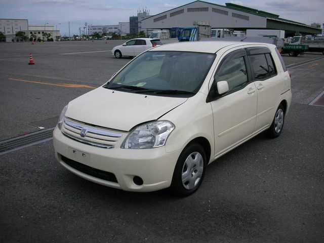 2003 Toyota Raum